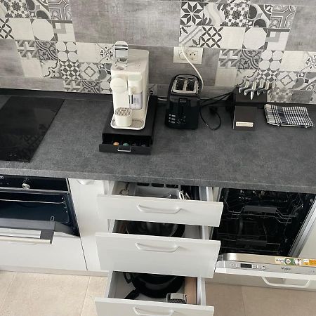 Lakeview 2 Room Penthouse Rooftop Terrace W15 Bukares Bagian luar foto