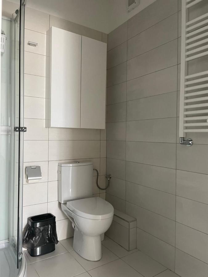 Lakeview 2 Room Penthouse Rooftop Terrace W15 Bukares Bagian luar foto