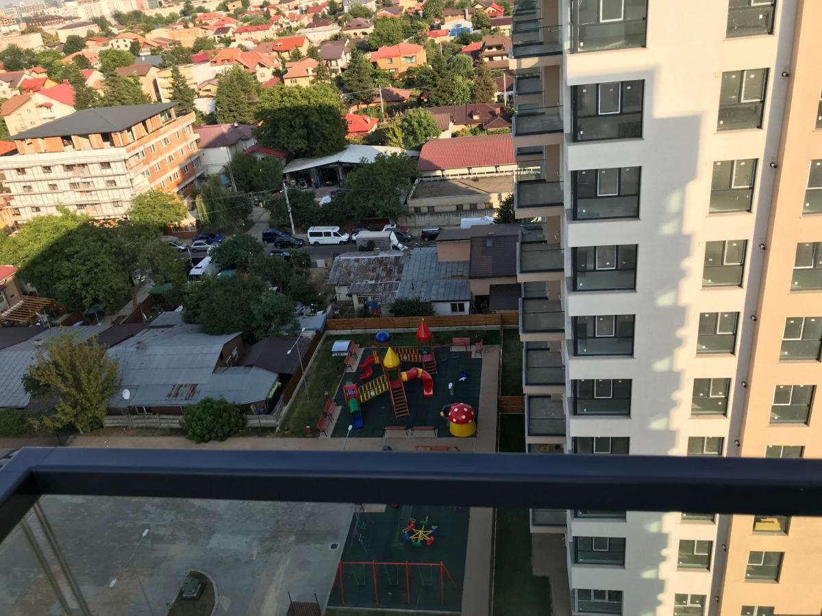 Lakeview 2 Room Penthouse Rooftop Terrace W15 Bukares Bagian luar foto